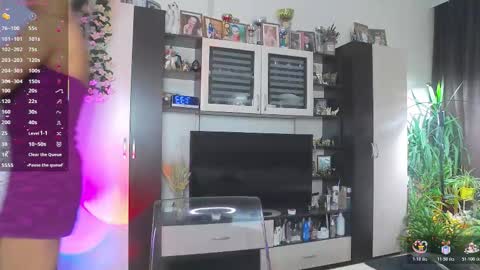 Snapshot of sheilaryan chatting on 02-01-26, 04:33 Sheila GMT 2 Tuesday Wednesday Friday Saturday Sunday- 8 5 online show from 02-01-26, 04:33