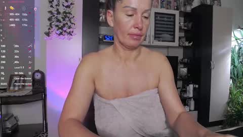 Snapshot of sheilaryan chatting on 02-12-26, 04:51 Sheila GMT 2 Tuesday Wednesday Friday Saturday Sunday- 8 5 online show from 02-12-26, 04:51