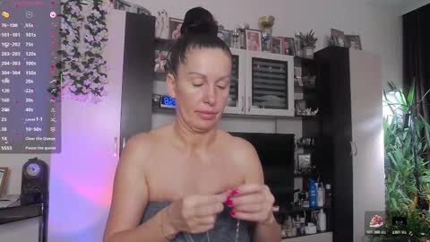 Snapshot of sheilaryan chatting on 02-28-26, 04:57 Sheila GMT 2 Tuesday Wednesday Friday Saturday Sunday- 8 5 online show from 02-28-26, 04:57