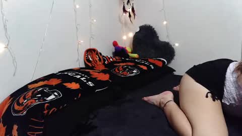 Snapshot of shelbytakenit chatting on 09-26-25, 02:59 Shelbytakenit online show from 09-26-25, 02:59