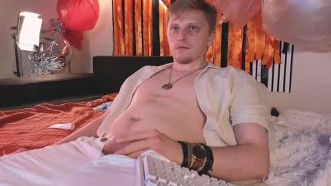 Snapshot of shelbytruck chatting on 11-01-25, 11:40 Vincente online show from 11-01-25, 11:40