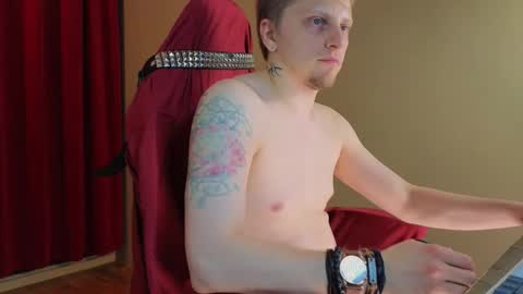 Snapshot of shelbytruck chatting on 11-13-25, 08:52 Vincente online show from 11-13-25, 08:52