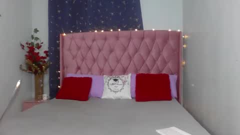 Snapshot of shelia420715 chatting on 11-26-25, 07:15 shelia420715 online show from 11-26-25, 07:15