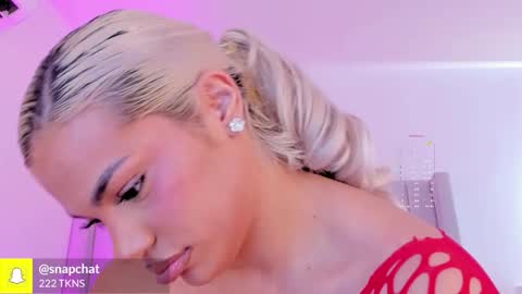 Snapshot of shelynna_azzul chatting on 11-11-25, 08:20 shelynna_azzul online show from 11-11-25, 08:20