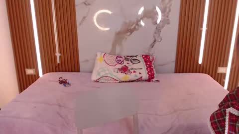 Snapshot of shena_nomy1 chatting on 10-18-25, 03:20 shena_nomy1 online show from 10-18-25, 03:20