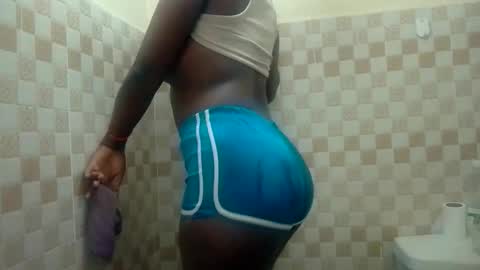 Snapshot of shenaycutesy chatting on 10-22-25, 01:44 shenaycutesy online show from 10-22-25, 01:44