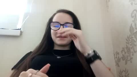 Snapshot of shereeguyott chatting on 03-01-26, 06:59 Emma online show from 03-01-26, 06:59