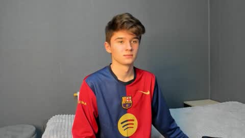 Max online show from 10-17-25, 08:33