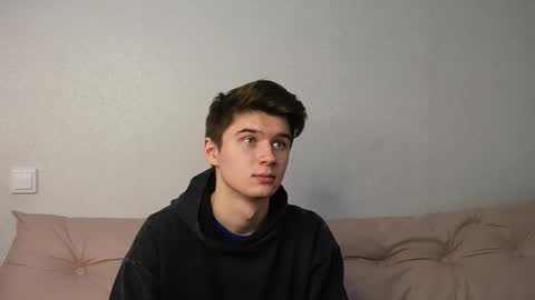 Max online show from 10-26-25, 05:52