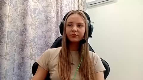 Snapshot of sherrylkeep chatting on 11-26-25, 06:25 Lisa online show from 11-26-25, 06:25