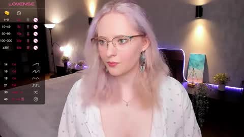 Hello guys my name is Aemilia online show from 02-09-25, 07:16