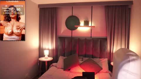 Snapshot of sheyla_hills_ chatting on 09-16-25, 04:13 Sheyla online show from 09-16-25, 04:13