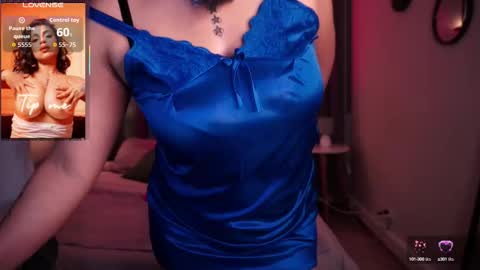 Snapshot of sheyla_hills_ chatting on 09-30-25, 04:17 Sheyla online show from 09-30-25, 04:17