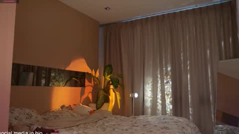 Melissa online show from 10-20-25, 02:56