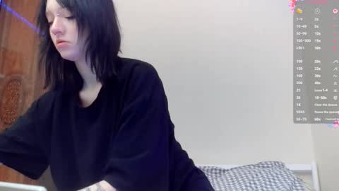 Snapshot of shirleyboulet chatting on 01-07-26, 10:12 Luna online show from 01-07-26, 10:12