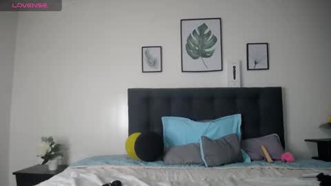 Snapshot of shirly_vannicelli chatting on 01-14-25, 10:55 shirly online show from 01-14-25, 10:55