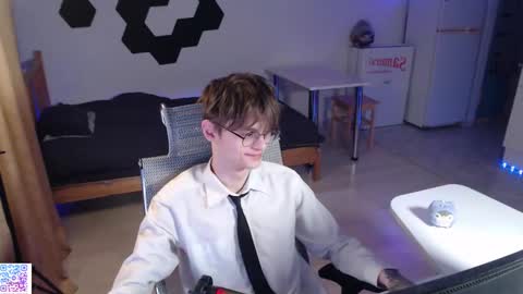 shiromy_ online show from 11-24-25, 06:18