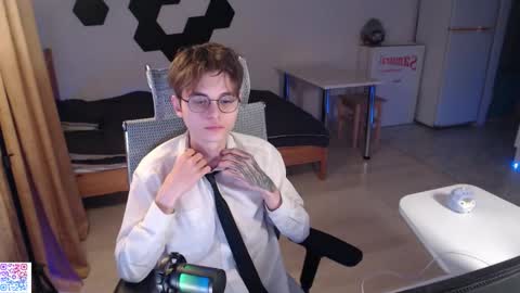 shiromy_ online show from 11-30-25, 05:06