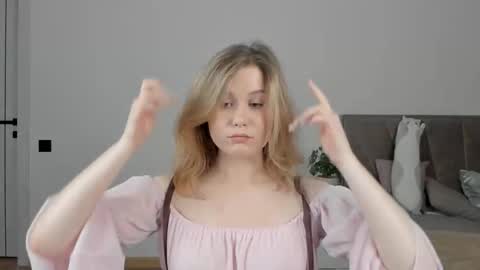 Snapshot of shoggothy chatting on 10-14-25, 01:23 Agatha online show from 10-14-25, 01:23