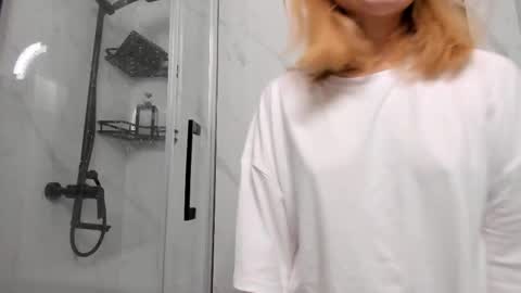 Snapshot of shoggothy chatting on 10-26-25, 02:01 Agatha online show from 10-26-25, 02:01