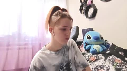 Mia online show from 11-24-25, 09:20