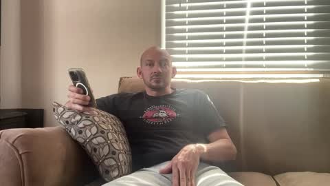 shouldadoneit online show from 02-20-25, 03:30