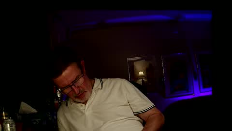 Snapshot of shrewtamer chatting on 10-11-25, 02:55 shrewtamer online show from 10-11-25, 02:55