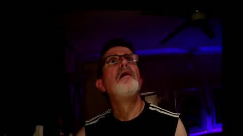 Snapshot of shrewtamer chatting on 10-23-25, 04:34 shrewtamer online show from 10-23-25, 04:34