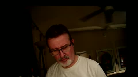 Snapshot of shrewtamer chatting on 10-25-25, 02:52 shrewtamer online show from 10-25-25, 02:52