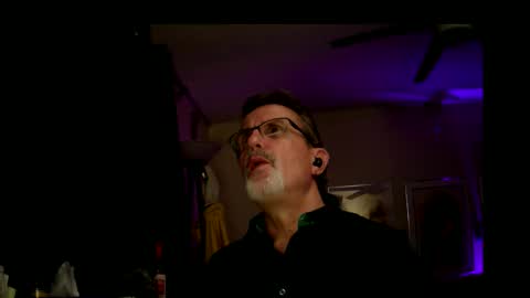 Snapshot of shrewtamer chatting on 11-18-25, 04:17 shrewtamer online show from 11-18-25, 04:17