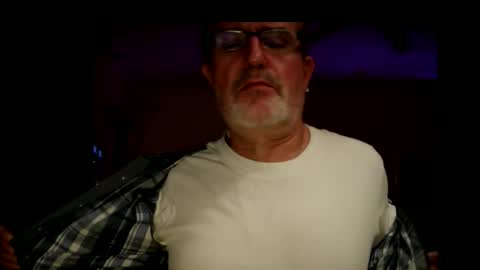 Snapshot of shrewtamer chatting on 12-01-25, 12:37 shrewtamer online show from 12-01-25, 12:37