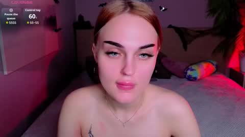 Snapshot of shuhuameow chatting on 10-29-25, 03:58 Emly online show from 10-29-25, 03:58