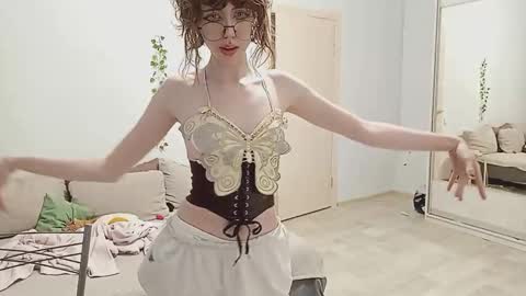 Aria online show from 11-22-25, 10:36