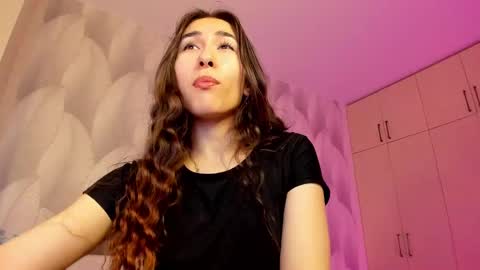 Snapshot of shy_bambiii chatting on 12-06-24, 09:54 Mika online show from 12-06-24, 09:54