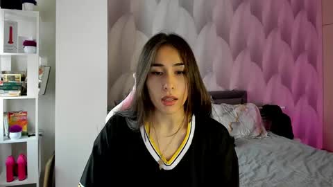 Snapshot of shy_bambiii chatting on 01-19-25, 08:50 Mika online show from 01-19-25, 08:50
