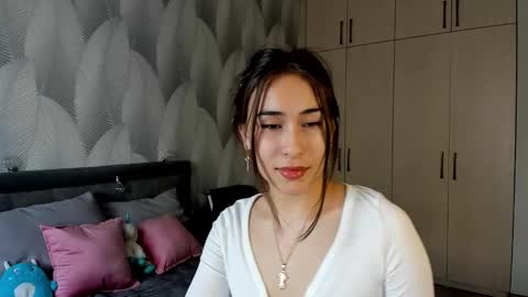 Snapshot of shy_bambiii chatting on 01-27-25, 07:56 Mika online show from 01-27-25, 07:56