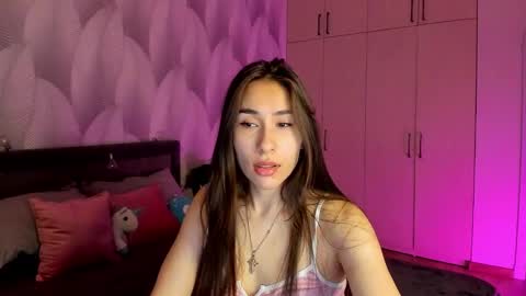 Snapshot of shy_bambiii chatting on 01-28-25, 02:21 Mika online show from 01-28-25, 02:21