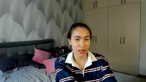 Snapshot of shy_bambiii chatting on 09-09-25, 08:03 Mika online show from 09-09-25, 08:03