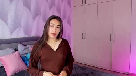 Snapshot of shy_bambiii chatting on 09-14-25, 01:38 Mika online show from 09-14-25, 01:38