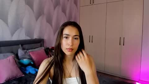 Snapshot of shy_bambiii chatting on 09-15-25, 07:30 Mika online show from 09-15-25, 07:30