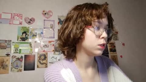 Snapshot of shy_kiss_twinkle_bloop chatting on 09-08-25, 02:49 Milena online show from 09-08-25, 02:49