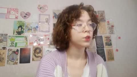 Snapshot of shy_kiss_twinkle_bloop chatting on 09-15-25, 01:11 Milena online show from 09-15-25, 01:11