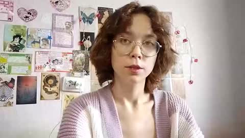 Snapshot of shy_kiss_twinkle_bloop chatting on 09-20-25, 09:10 Milena online show from 09-20-25, 09:10