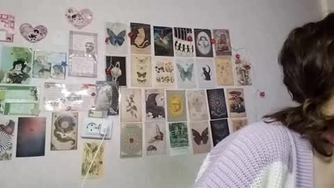 Snapshot of shy_kiss_twinkle_bloop chatting on 10-02-25, 01:18 Milena online show from 10-02-25, 01:18