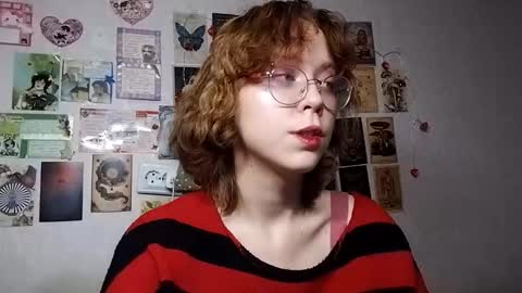 Snapshot of shy_kiss_twinkle_bloop chatting on 10-18-25, 01:23 Milena online show from 10-18-25, 01:23