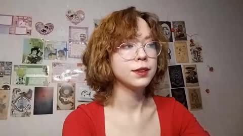 Snapshot of shy_kiss_twinkle_bloop chatting on 10-20-25, 01:11 Milena online show from 10-20-25, 01:11