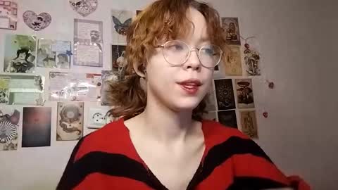 Snapshot of shy_kiss_twinkle_bloop chatting on 10-24-25, 01:07 Milena online show from 10-24-25, 01:07