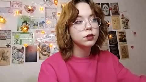 Snapshot of shy_kiss_twinkle_bloop chatting on 10-29-25, 02:19 Milena online show from 10-29-25, 02:19