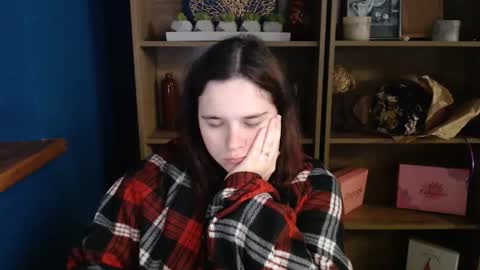 Snapshot of shy_lil chatting on 10-06-25, 07:06 shy_lil online show from 10-06-25, 07:06