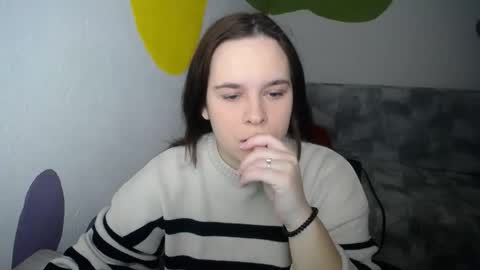 Snapshot of shy_lil chatting on 12-05-25, 01:31 shy_lil online show from 12-05-25, 01:31